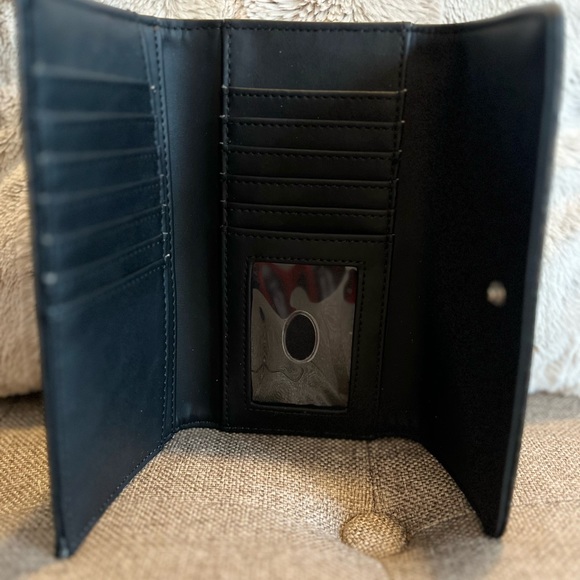 Guess Black Wallet - Picture 3 of 3
